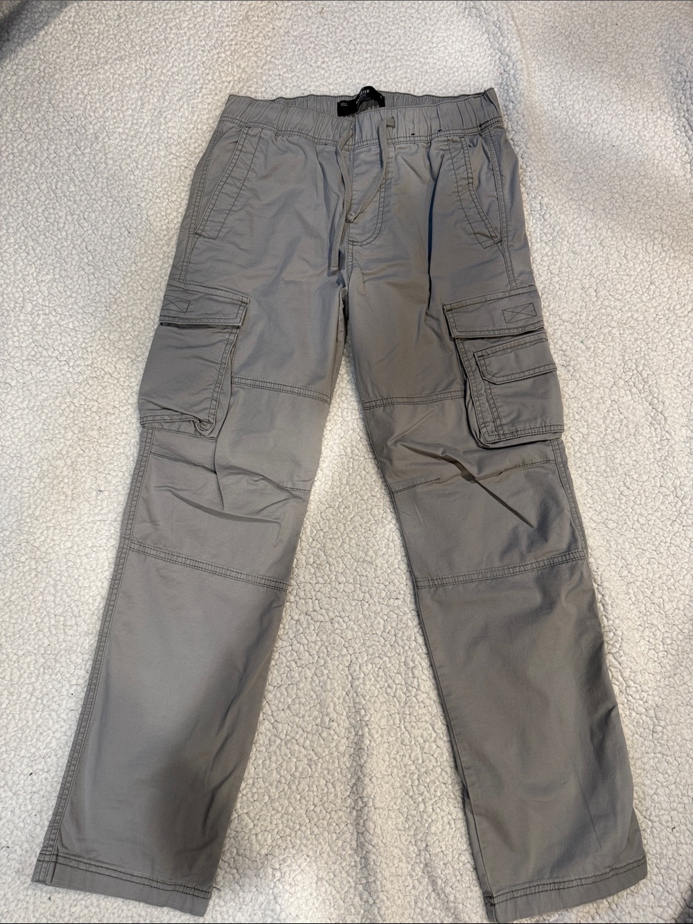 Hollister Men's Gray Cargo Pants with Multi-Pocket Design